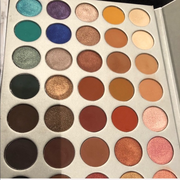 SOLD Jaclyn Hill Palette - Picture 4 of 4